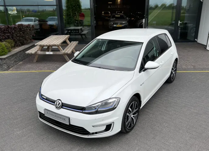 Volkswagen e golf